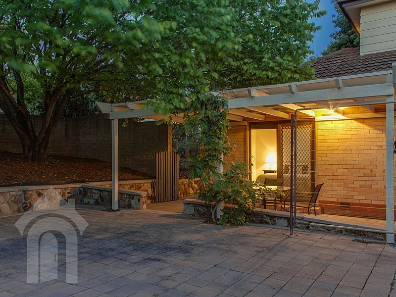 11 Bishops Hill Road, Happy Valley SA 5159