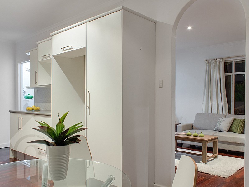 11 Bishops Hill Road, Happy Valley SA 5159