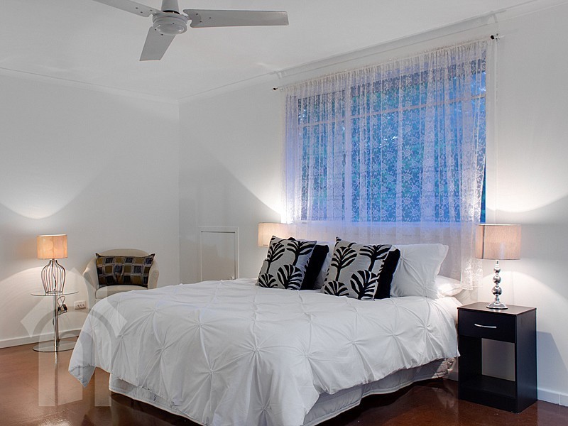 11 Bishops Hill Road, Happy Valley SA 5159