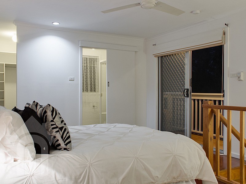 11 Bishops Hill Road, Happy Valley SA 5159