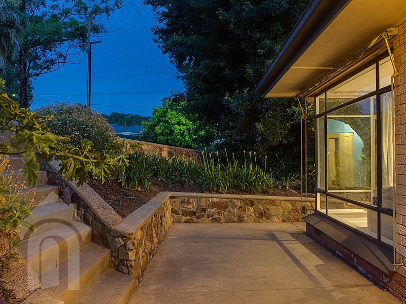 11 Bishops Hill Road, Happy Valley SA 5159