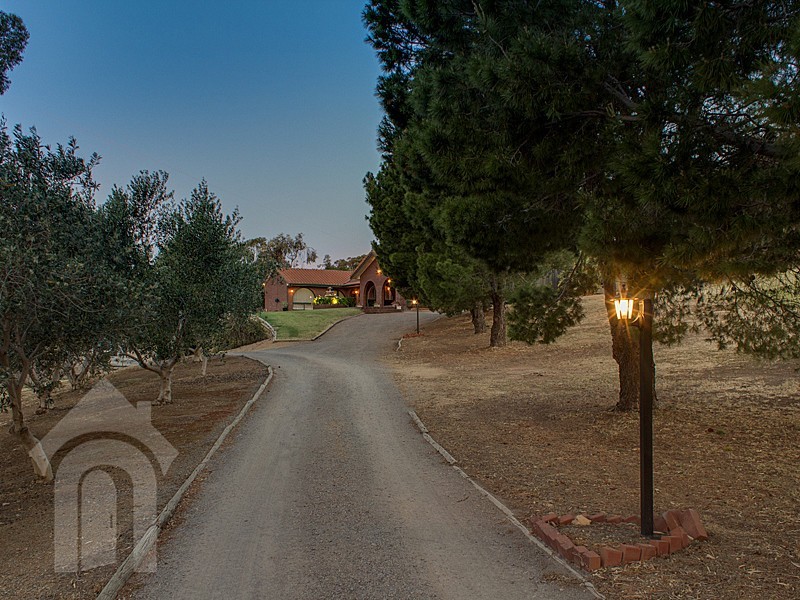 17 Coxs Hill Road, Onkaparinga Hills SA 5163