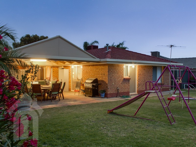 19 Peony Crescent, Morphett Vale SA 5162