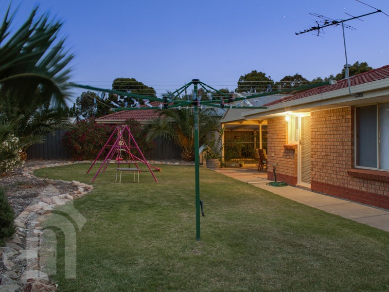19 Peony Crescent, Morphett Vale SA 5162