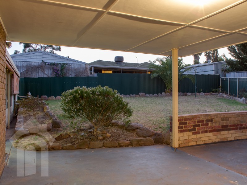 8 Leslie Court, Morphett Vale SA 5162