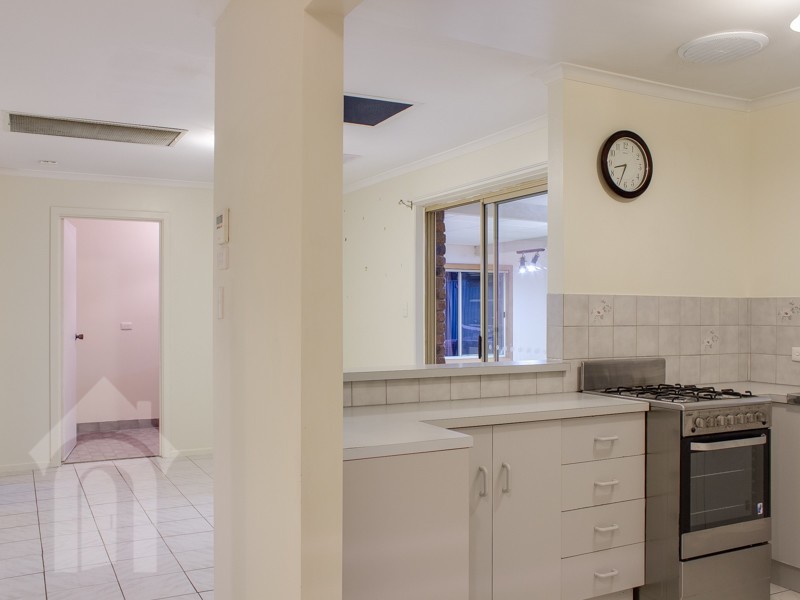 8 Leslie Court, Morphett Vale SA 5162