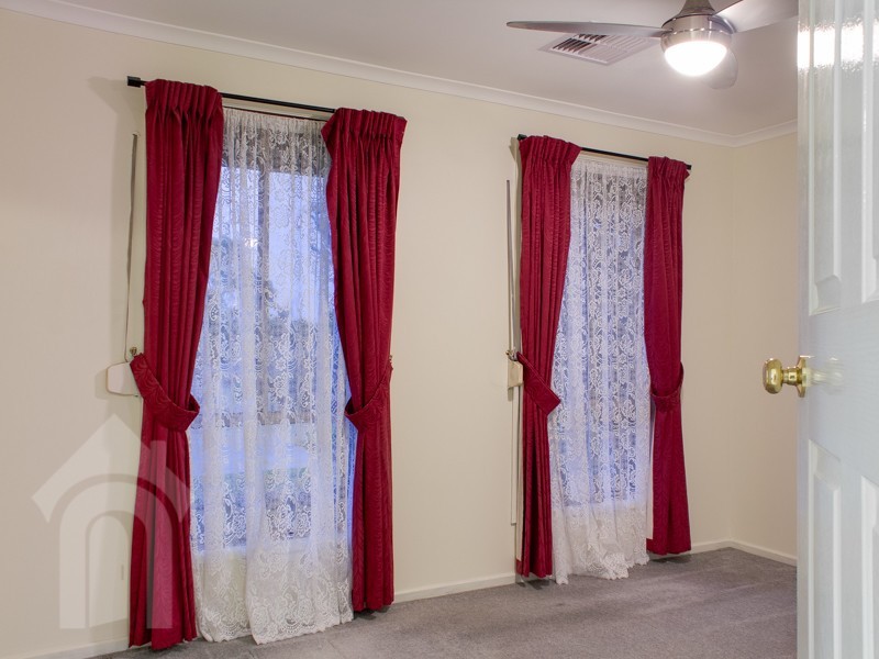 8 Leslie Court, Morphett Vale SA 5162