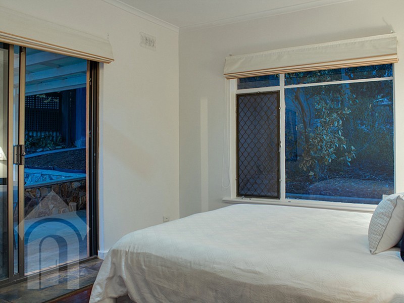 11 Bishops Hill Road, Happy Valley SA 5159