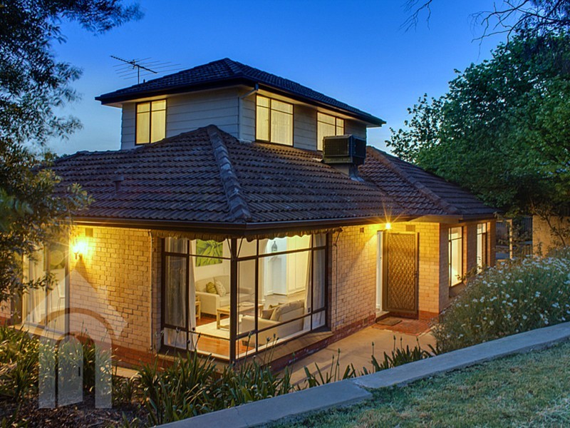 11 Bishops Hill Road, Happy Valley SA 5159