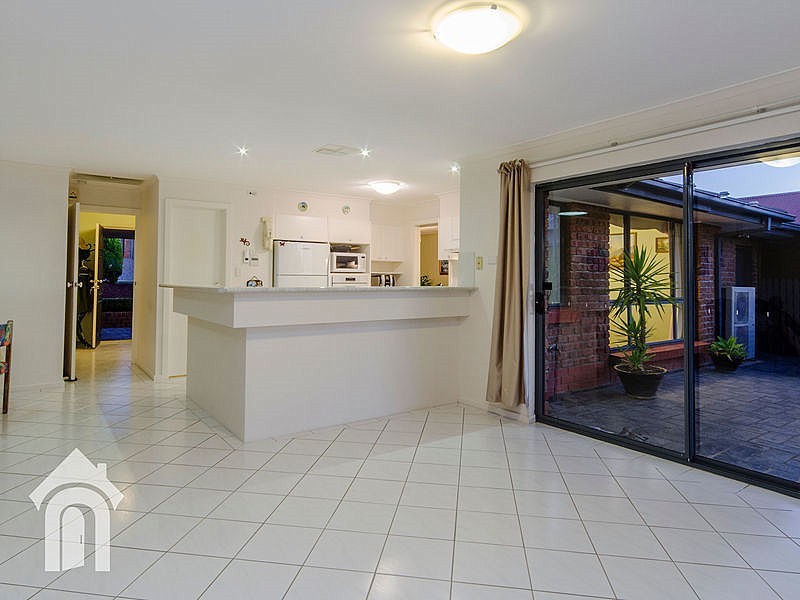 9 Fredrick Drive, Woodcroft SA 5162