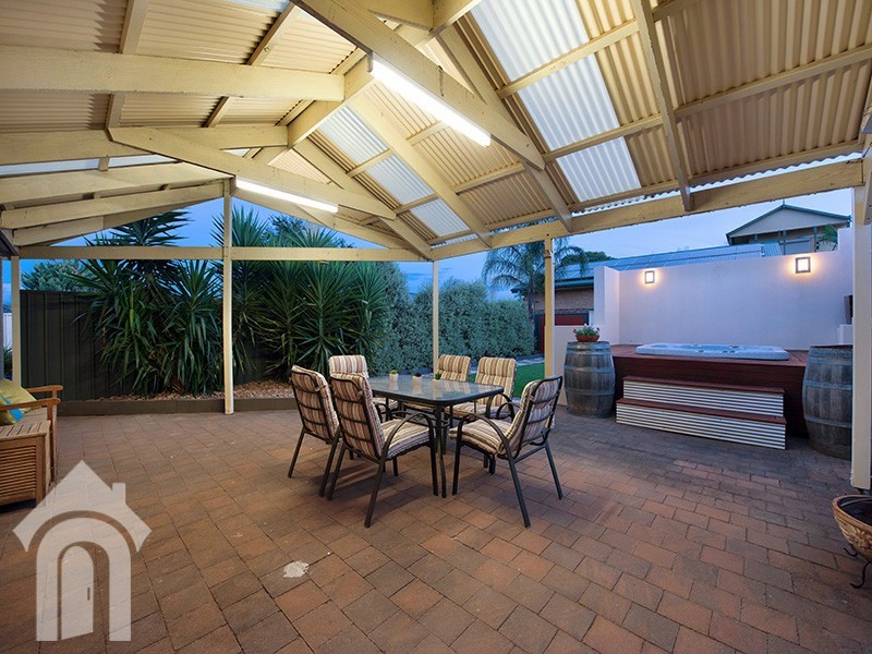 16 Holly Rise, Hackham West SA 5163