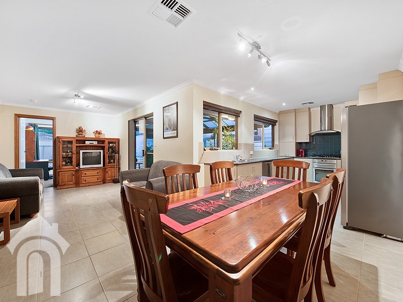 29 Barrdickson Crescent, Happy Valley SA 5159