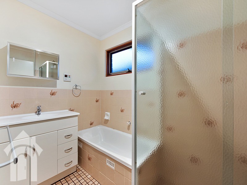 29 Barrdickson Crescent, Happy Valley SA 5159