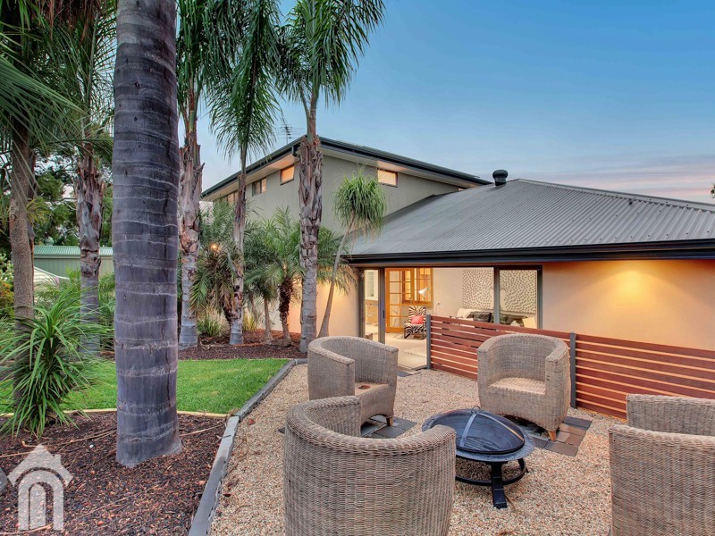 11 St Martins Court, Woodcroft SA 5162