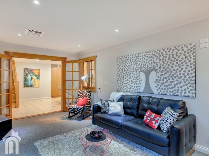 11 St Martins Court, Woodcroft SA 5162