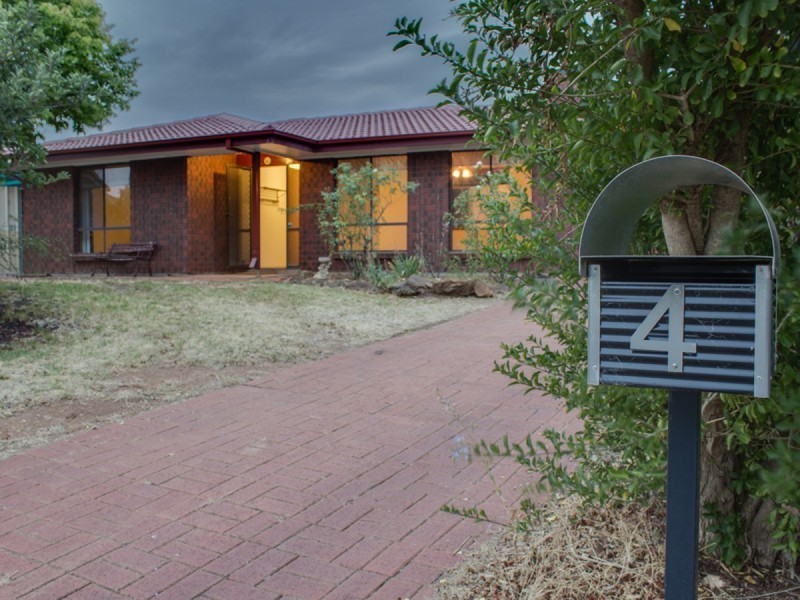 4 Deakin Court, Trott Park SA 5158