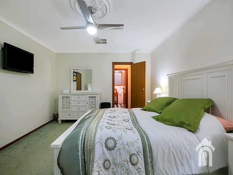 12 Cornwall Court, Woodcroft SA 5162