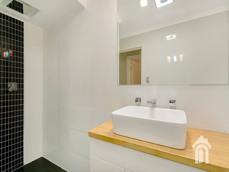 16 Garland Road, Noarlunga Downs SA 5168