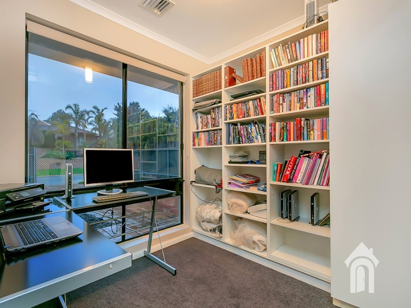 16 Garland Road, Noarlunga Downs SA 5168