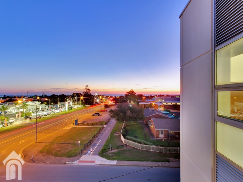 22/2 Ochre Place, Christie Downs SA 5164
