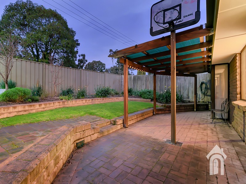 2 Narina Way, Aberfoyle Park SA 5159