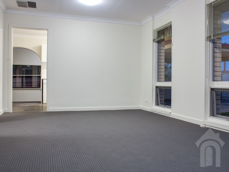 17 Salisbury Avenue, Morphett Vale SA 5162