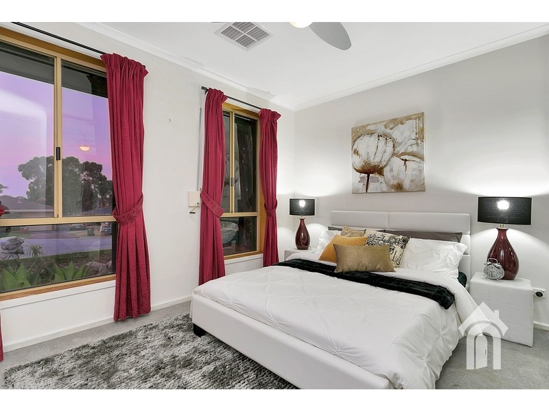 8 Leslie Court, Morphett Vale SA 5162