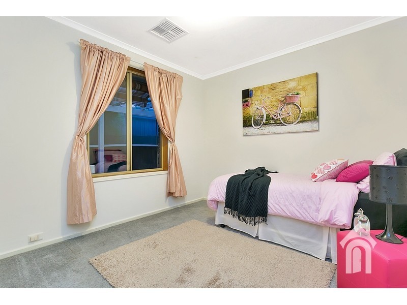 8 Leslie Court, Morphett Vale SA 5162