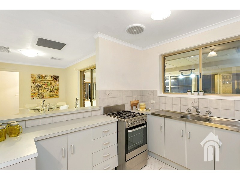 8 Leslie Court, Morphett Vale SA 5162