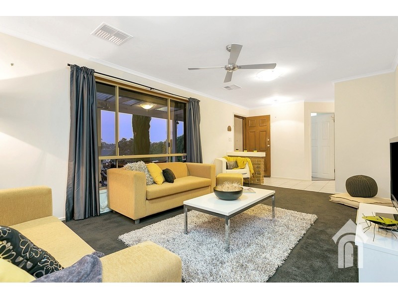8 Leslie Court, Morphett Vale SA 5162