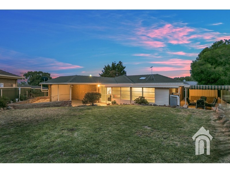 8 Leslie Court, Morphett Vale SA 5162