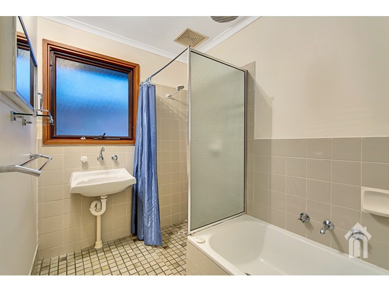 17 Amsterdam Road, Hackham West SA 5163