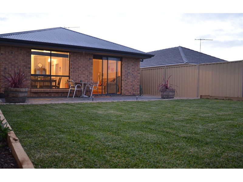 77 Dover Street, Aldinga Beach SA 5173