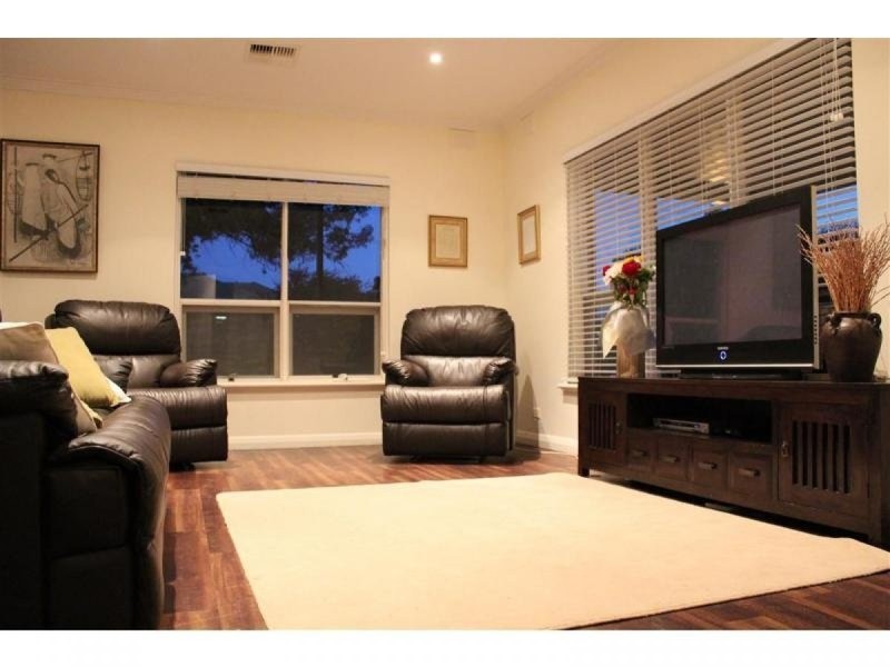 15 Roger Road, Morphett Vale SA 5162