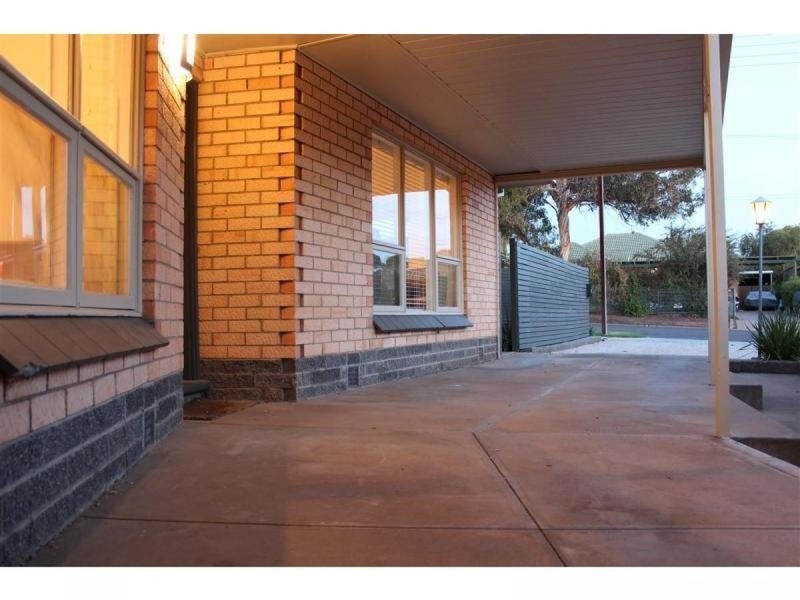 15 Roger Road, Morphett Vale SA 5162