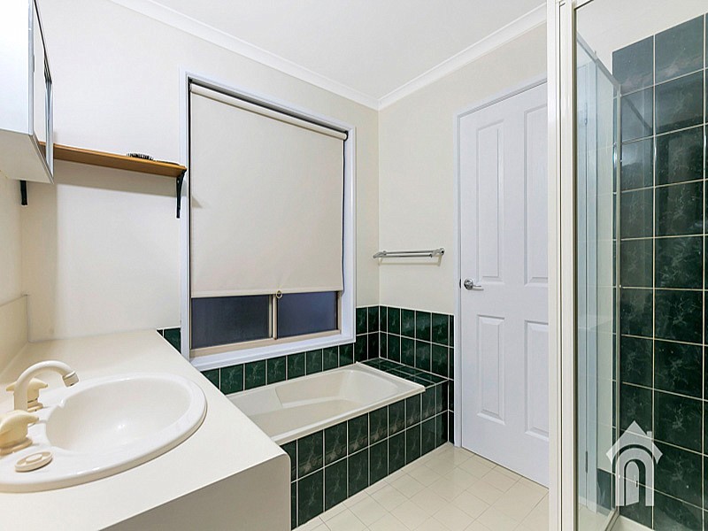 16 Diosma Drive, Morphett Vale SA 5162