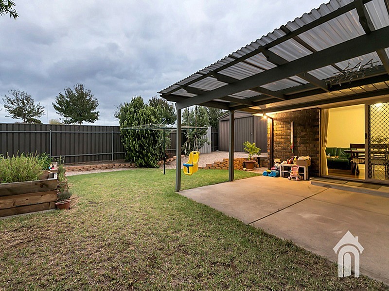 16 Diosma Drive, Morphett Vale SA 5162
