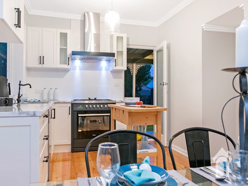 9 Yates Crescent, Morphett Vale SA 5162