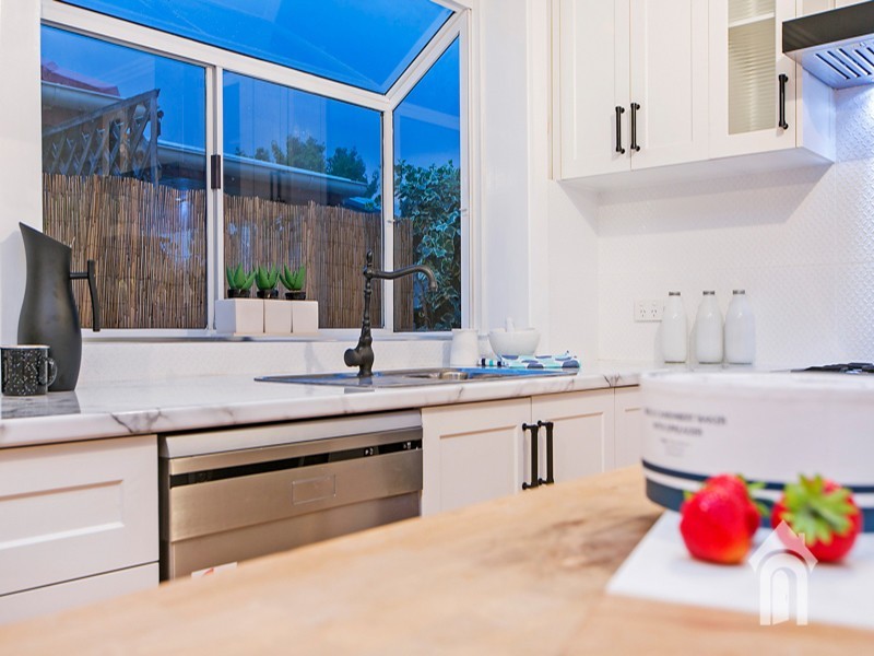 9 Yates Crescent, Morphett Vale SA 5162