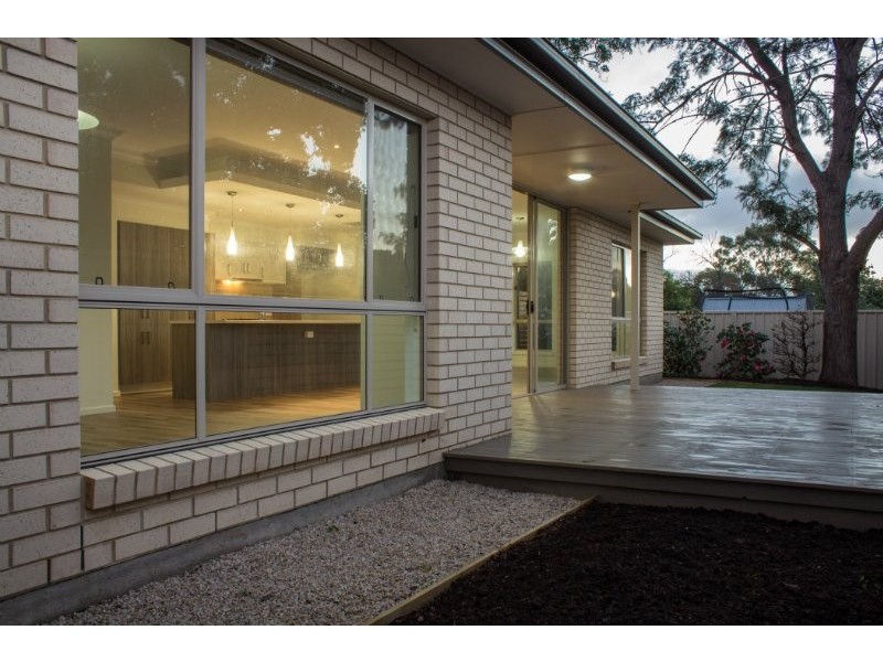 15a Roger Road, Morphett Vale SA 5162