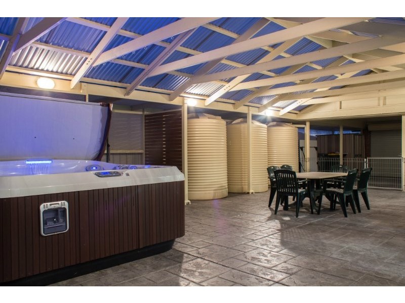 8 Nyrang Circuit, Woodcroft SA 5162