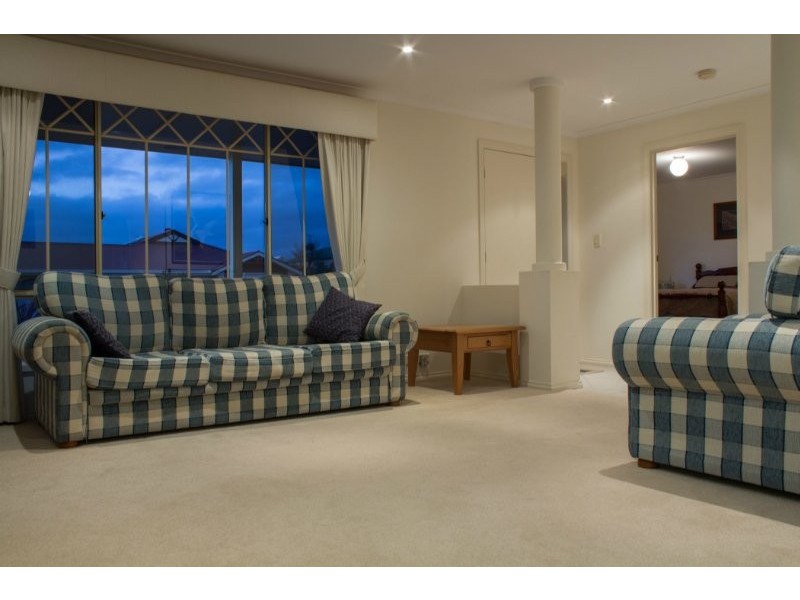 8 Nyrang Circuit, Woodcroft SA 5162