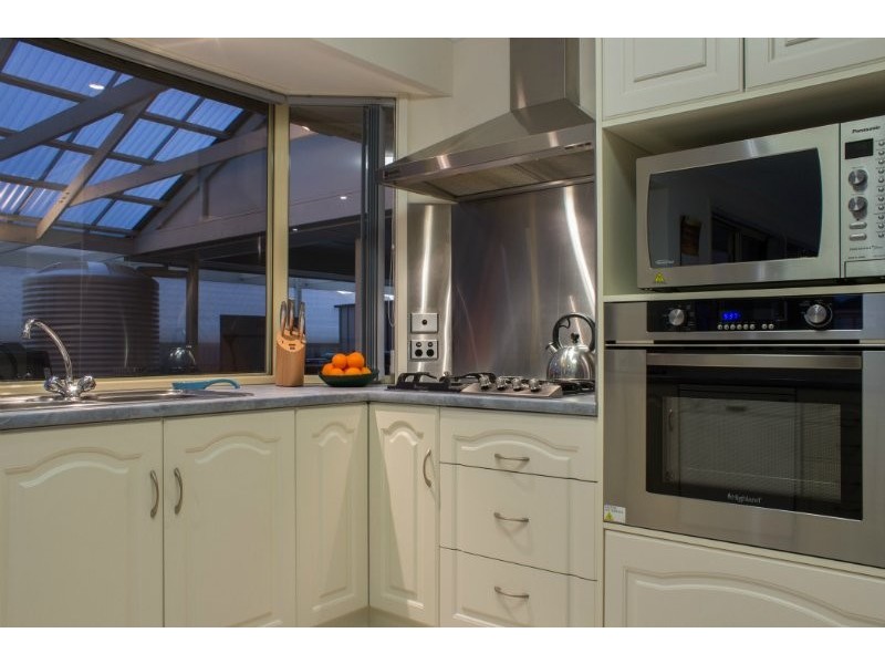 8 Nyrang Circuit, Woodcroft SA 5162