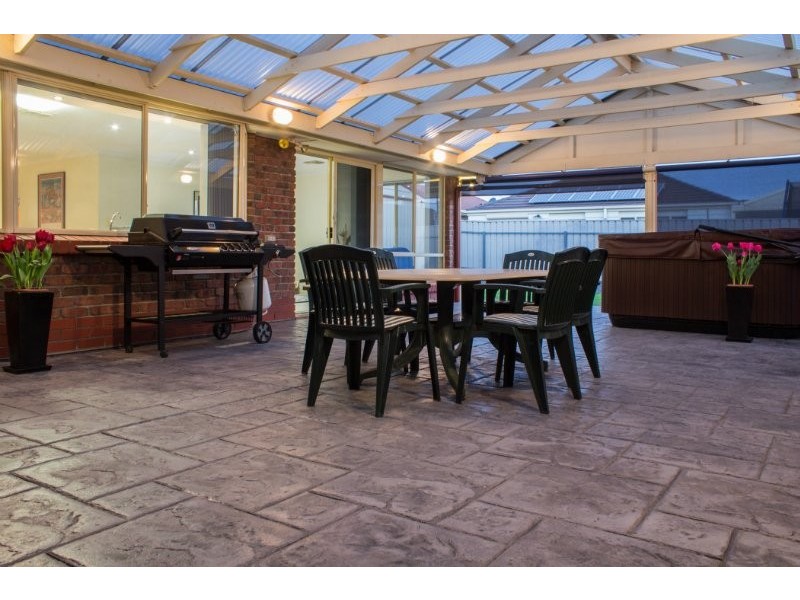 8 Nyrang Circuit, Woodcroft SA 5162