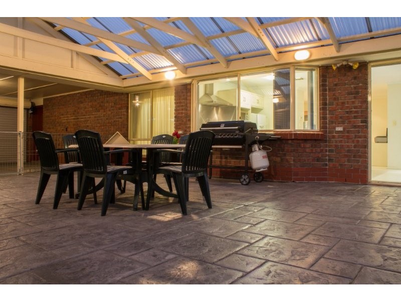 8 Nyrang Circuit, Woodcroft SA 5162