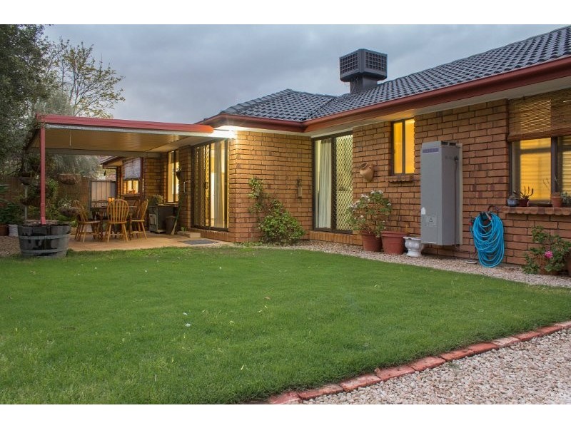 35 Lismore Crescent, Huntfield Heights SA 5163