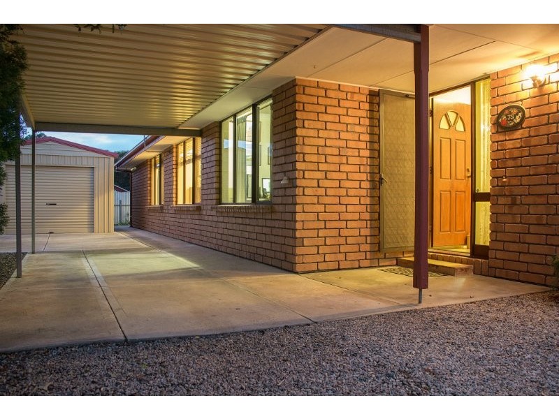 35 Lismore Crescent, Huntfield Heights SA 5163