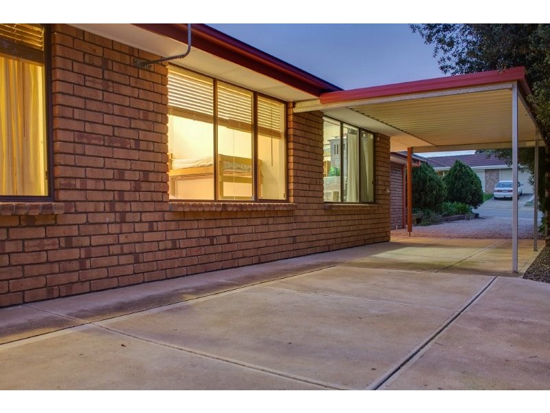 35 Lismore Crescent, Huntfield Heights SA 5163
