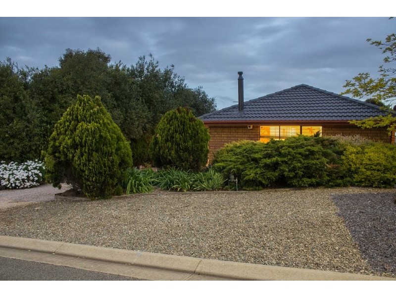 35 Lismore Crescent, Huntfield Heights SA 5163