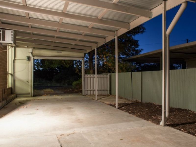 22 Seaview Road, Morphett Vale SA 5162